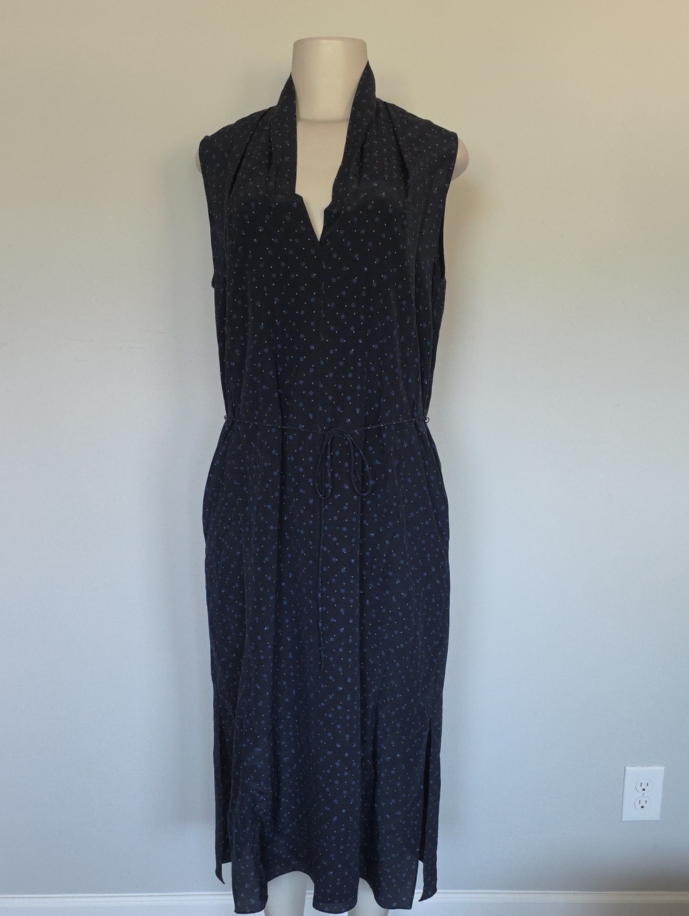 VINCE navy blue polka dot belted sleeveless silk dress-M